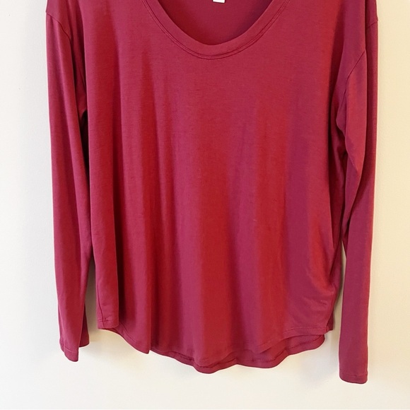 Athleta 982000 Cloudlight Stratus Long Sleeves Mahogany Red Top Shirt Size Small - Picture 3 of 6